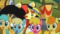 Everypony happy S02E15