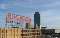 800px-Silvercup Studios and Citicorp Building from Queensboro Bridge