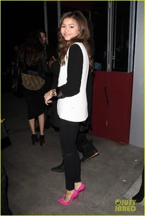 Zendaya-coleman-lookatcaemra