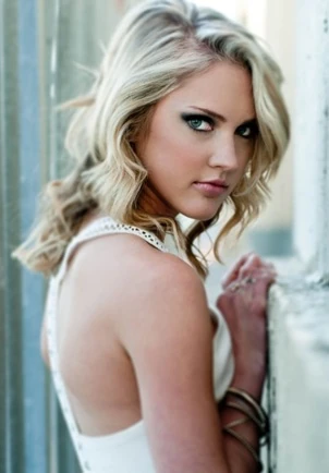 Ciara Hanna - Doblaje Wiki