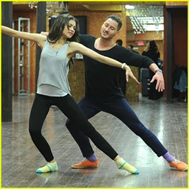 Zendaya-coleman-DWTSRehearsalN0.2