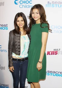 Zendaya-coleman-withicary