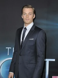 Jake-abel-435x580