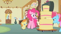 Pinkie Pie eyes cake S2E13