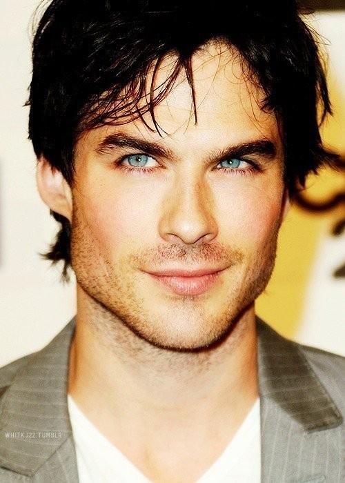 http://images2.wikia.nocookie.net/__cb20130408022203/smallville/images/0/09/Ian-Smoulder-halder-ian-somerhalder-32812636-500-700.jpg