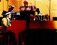 Elton03