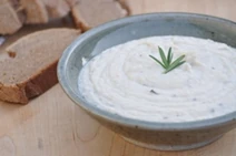 300px-Garlic bean dip
