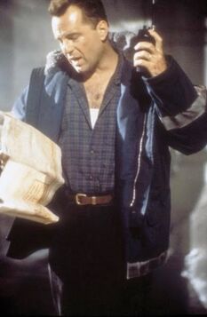 Die Hard 2 - McClane in the tunnels