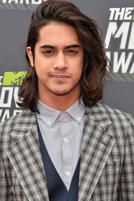 Avan+Jogia+Arrivals+MTV+Movie+Awards+4+YkHVwK3kWxlx