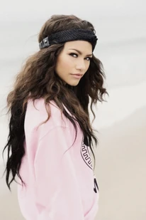 Zendaya-coleman-band-swag