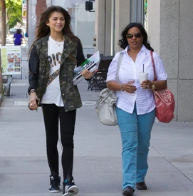 Zendaya-coleman-with-mother