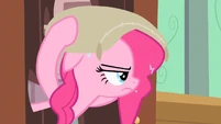 Pinkie Pie resort to flour again S2E13