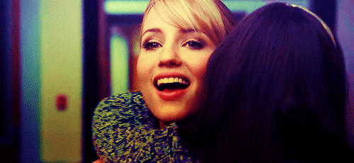 http://images2.wikia.nocookie.net/__cb20130502194609/glee/images/5/53/Faberry-Hug.gif