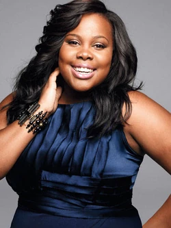 Amber Riley Pose