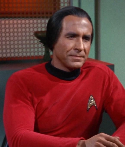 Khan_wearing_Starfleet_uniform.jpg