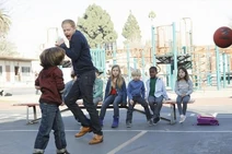 Modern-Family-Season-4-Episode-18-The-Wow-Factor
