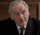 Bernard Lee