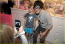Ariana-grande-matt-bennett-iparty-03.jpg
