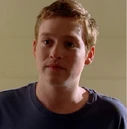 2x04 - Louis.jpg