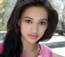 Taylor DuBois (Samantha Logan)