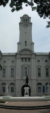 Victoria Theatre and a statue of Sir Thomas Stamford Raffles