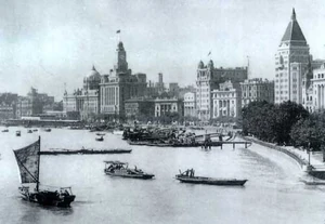 Shanghai attracted foreign investors and its financial district was filled with European-style buildings.