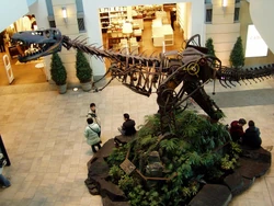 Bronze Albertosaurus statue