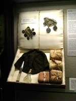 Material usado em uma cerimônia de brit milá, exibido no museu da cidade de  Göttingen