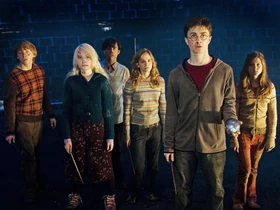 Ron, Luna, Neville, Hermione, Harry and Ginny in the Department of Mysteries in 1996.