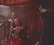 Nástup Rikera na klingonskou loď
