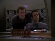 Dr. Bashir enrkennt die Krankenakte als Fälschung