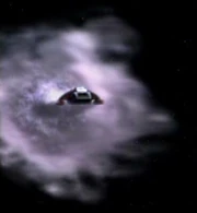 Die Yellowstone lässt Tetryon-Plasma entweichen.
