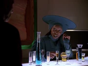 Guinan probiert eine Kreation im Zehn Vorne aus.