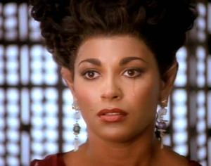 Fenna says goodbye to Benjamin Sisko. (DS9: "Second Sight")