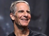 Scott Bakula (Jonathan Archer) 200px-ScottBakula