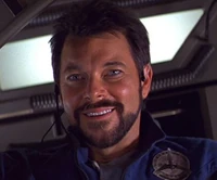 Riker aan boord van de Phoenix