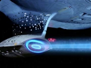 Enterprise opent het vuur.