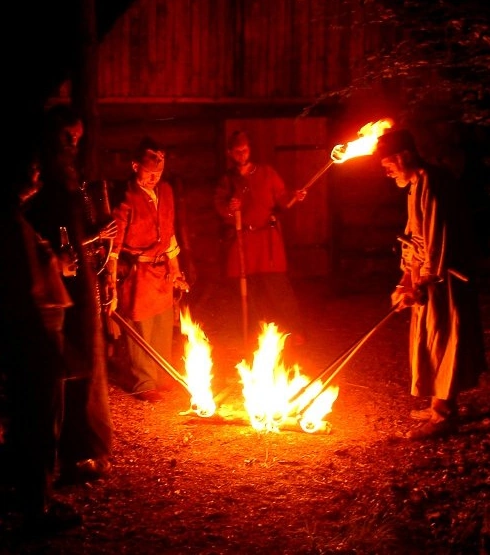 Image:Odinist_fire_rite.png‎