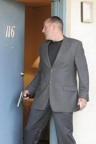 Imagen:prisonbreak-204_first_down_abruzzi_enters_72_1158070567.jpg