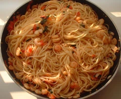 Greek Style pasta with shrimps (Makaronada me garides)