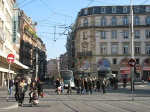Station Homme de Fer (quais des lignes B et C&nbsp;; ceux des lignes A et D se trouvant sur la droite de la photo).