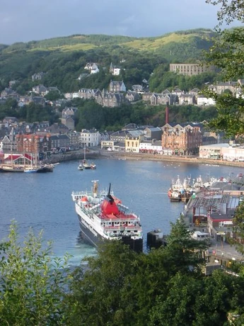 Oban harbour, Scotland Photo credit:  Hartmut Josi Bennöhr [1] / [2]