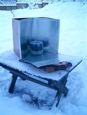 Image:Big_collapsible_reflective_open_box_cooker.JPG