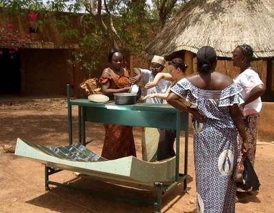 The Devos cooker in use in Burkina Faso in 2007