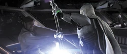 Obi-Wan Kenobi, engaging one of Grievous' MagnaGuards.