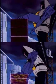 Skywarp in his fat days, making a sandwich