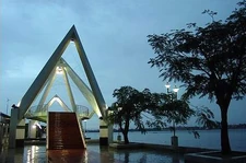 The Marine Drive on the bank of the Arabian Sea,, Kochi, India