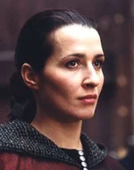 Adult Renfri (Kinga Ilgner) in The Hexer TV series