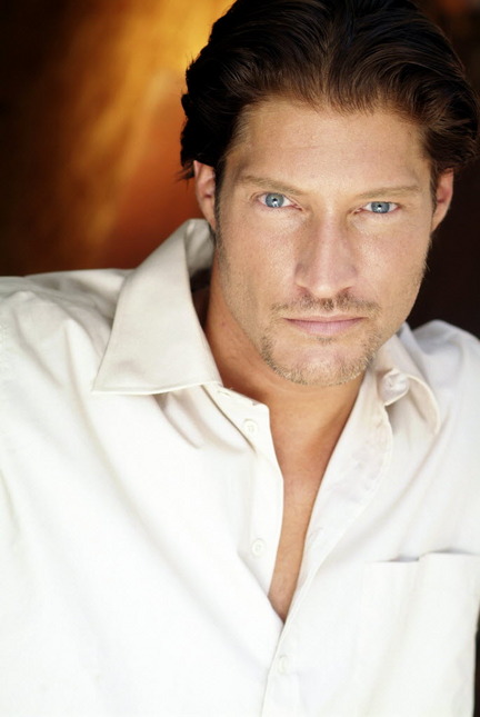 Next photo of Sean Kanan