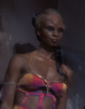 Xanthan Homeworld Traders Dark-skinned slave girl - Humans with Altered Forehead - Independent